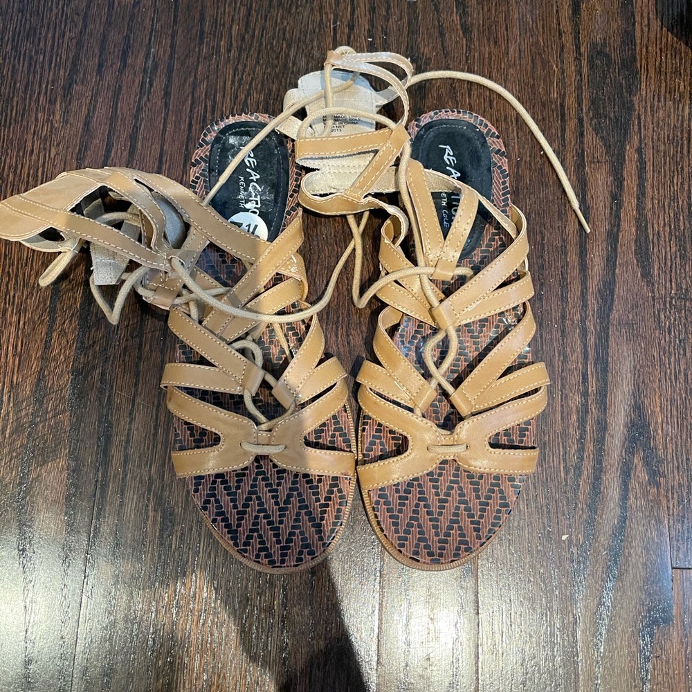 Kenneth Cole reaction lace up sandals size 7&1/2